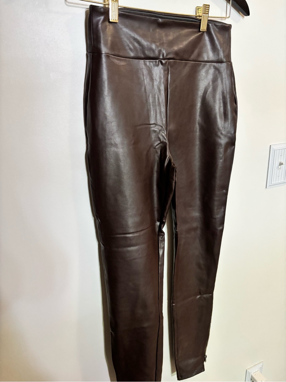 Abercrombie & Fitch Faux Leather High-Waist Leggings in Dark Brown